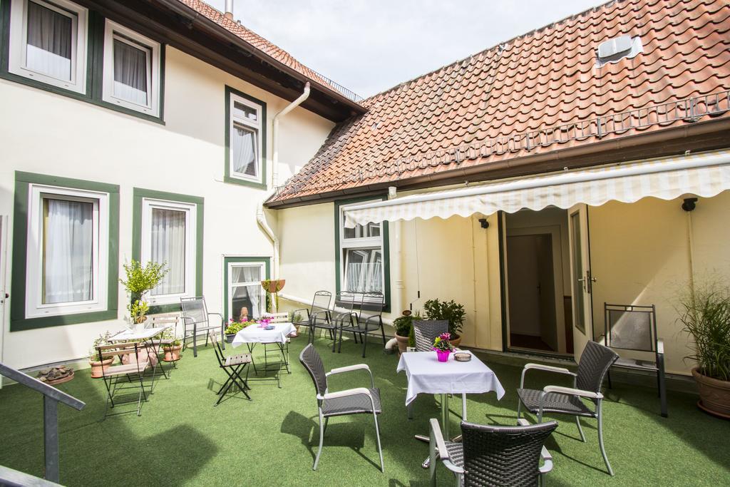 Gastehaus Deutsches Haus Hotell Northeim Exteriör bild